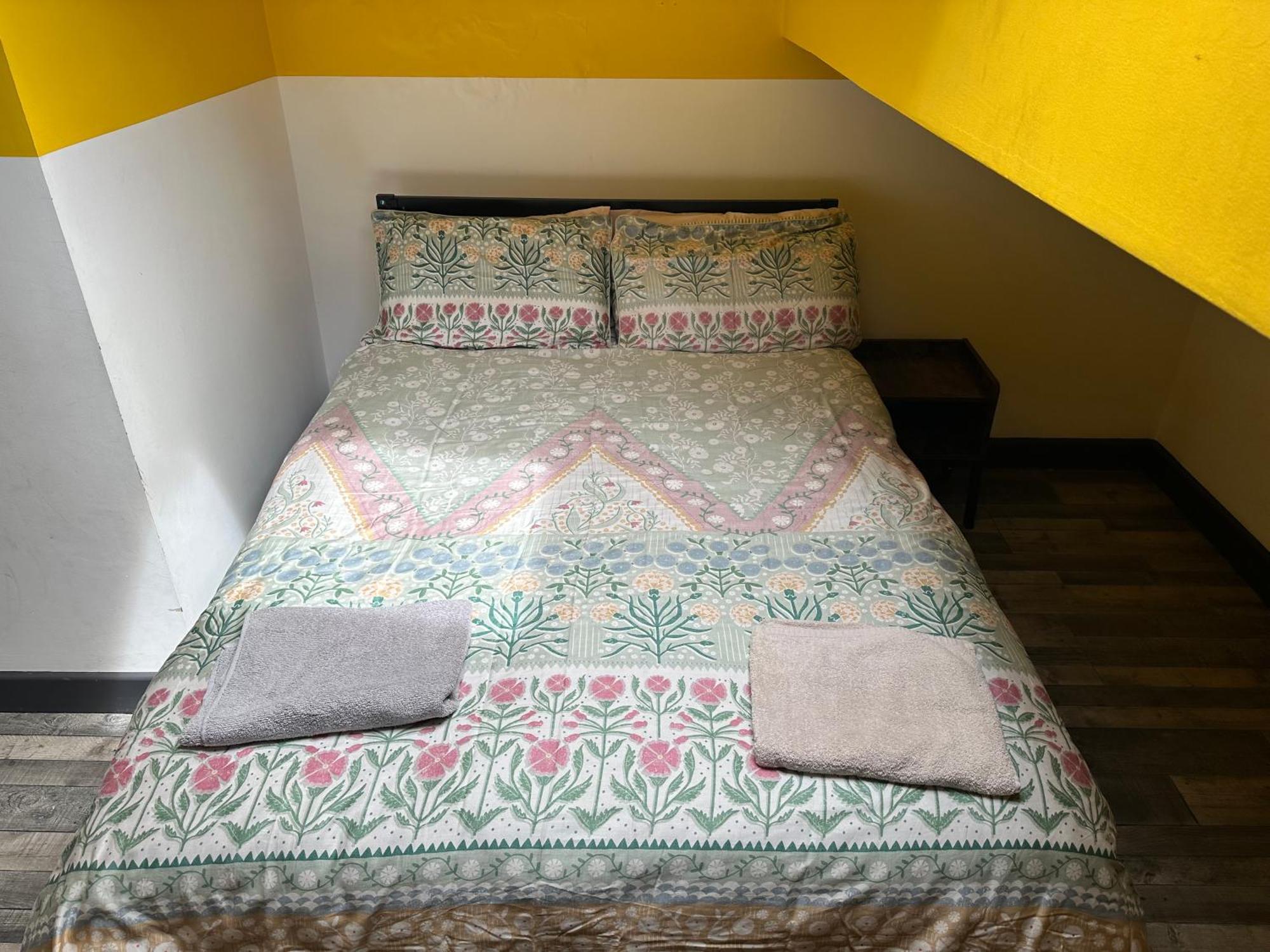 Town Center Willow Apartment - Sleeps Up To 10 - Dogs Welcome - 2 Minutes From Train Station Blackpool Luaran gambar